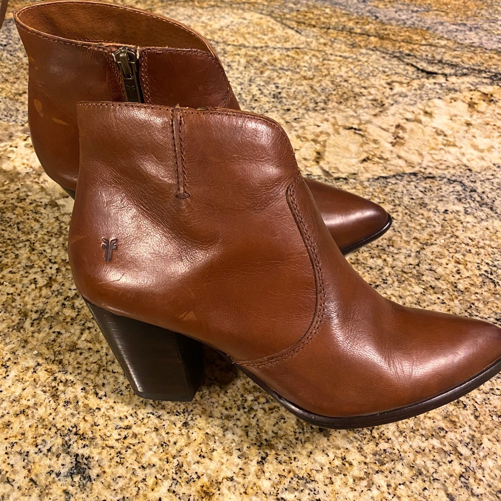 Frye Jennifer Bootie
